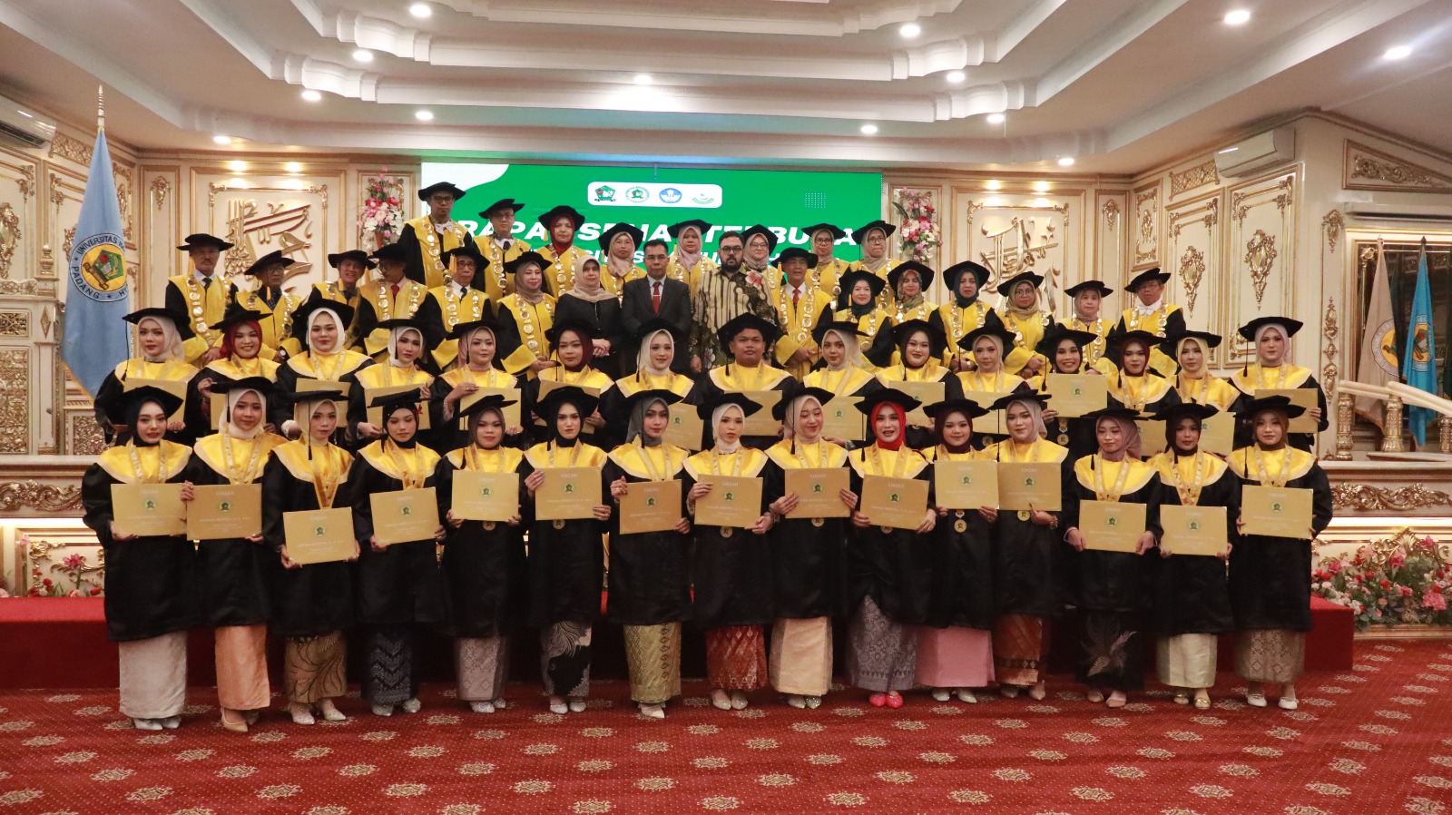 215 Lulusan Dilantik Rektor Unbrah Pada Wisuda 99 Hari Pertama