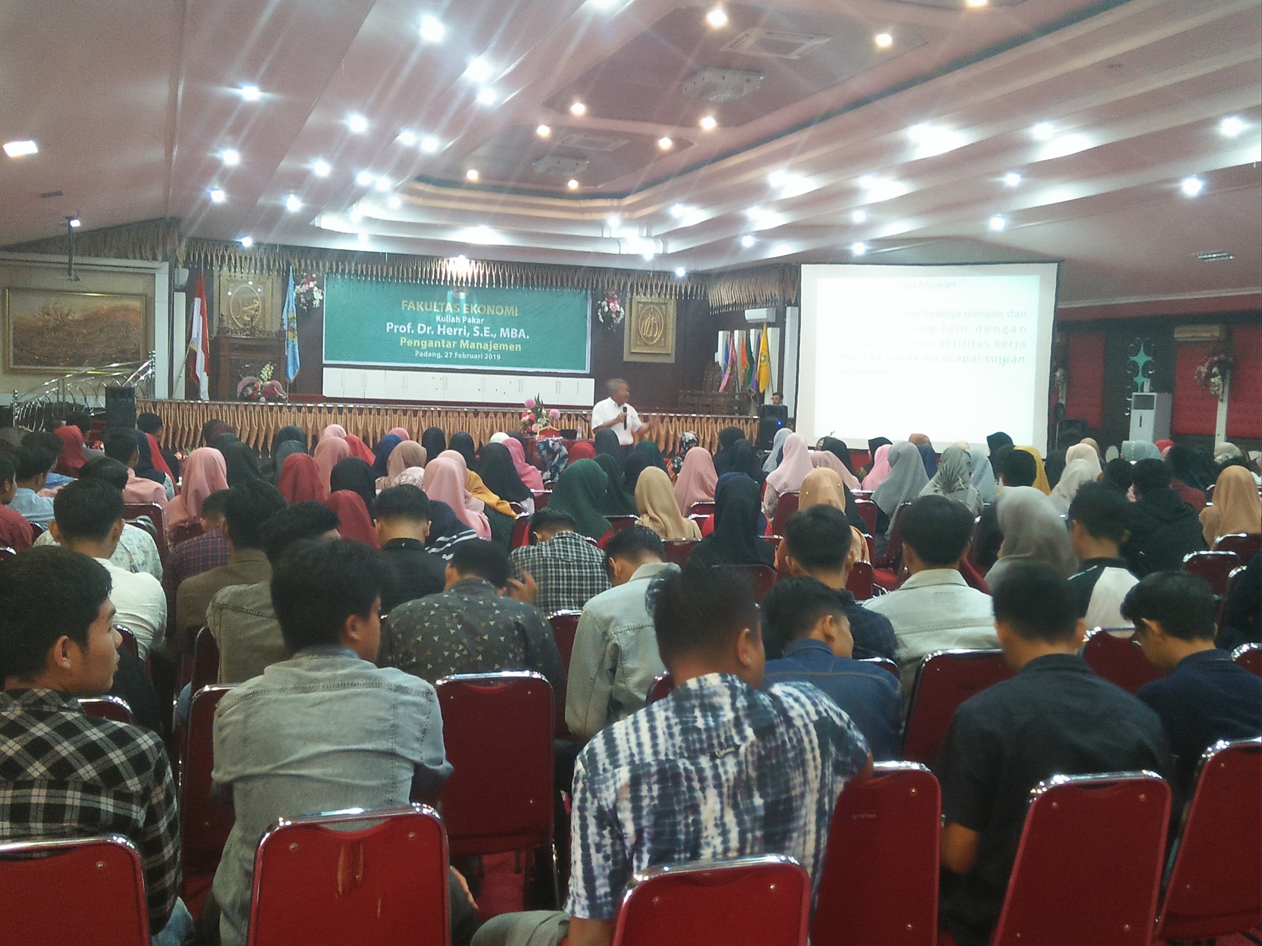 Fakultas Ekonomi Adakan Minggu Kuliah Pakar