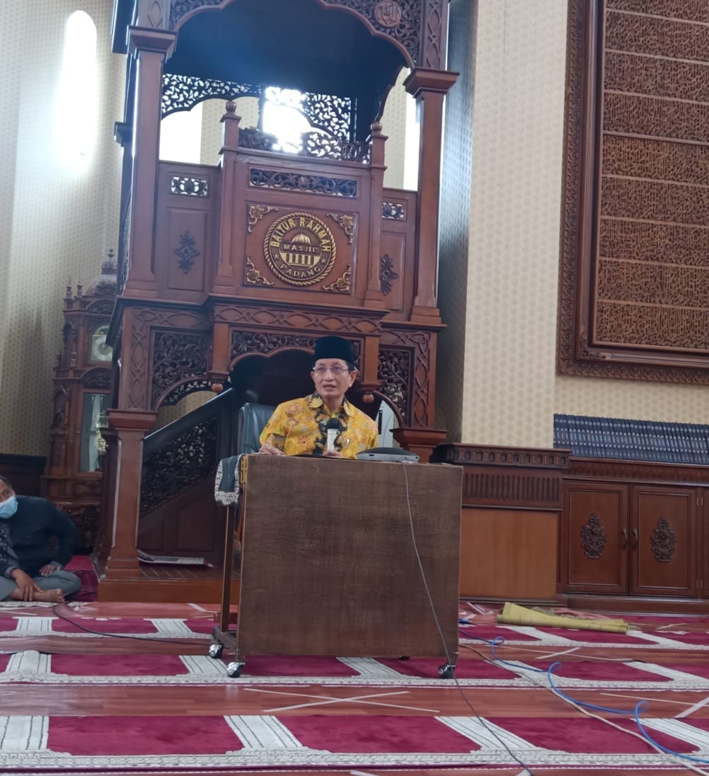 Imam Besar Masjid Istiqlal Beri Tausyiah Di Masjid Baiturrahmah