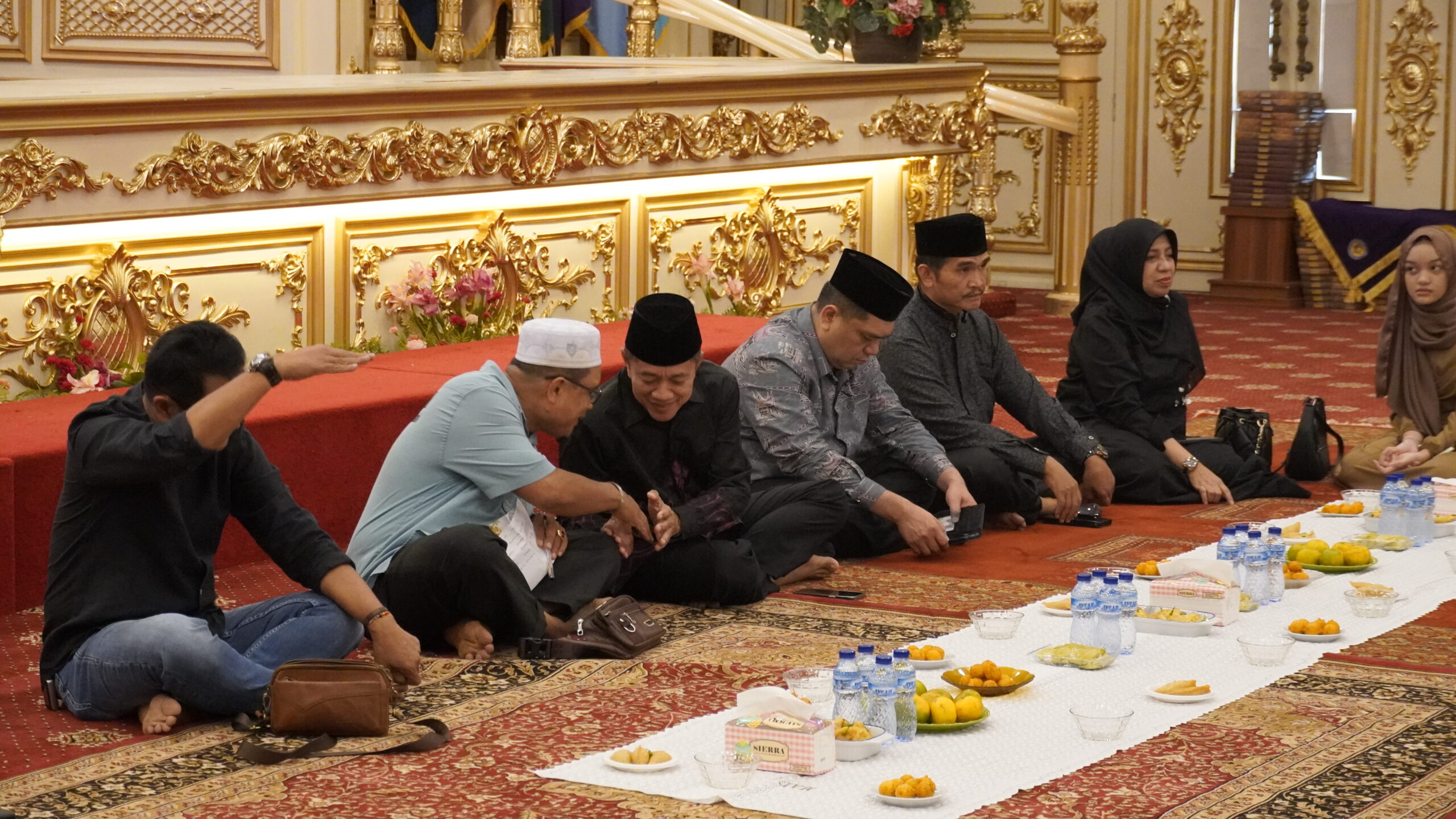 Keluarga Besar FKG dan RSGM Unbrah Menggelar Buka Bersama dengan Anak Yatim Dhuafa