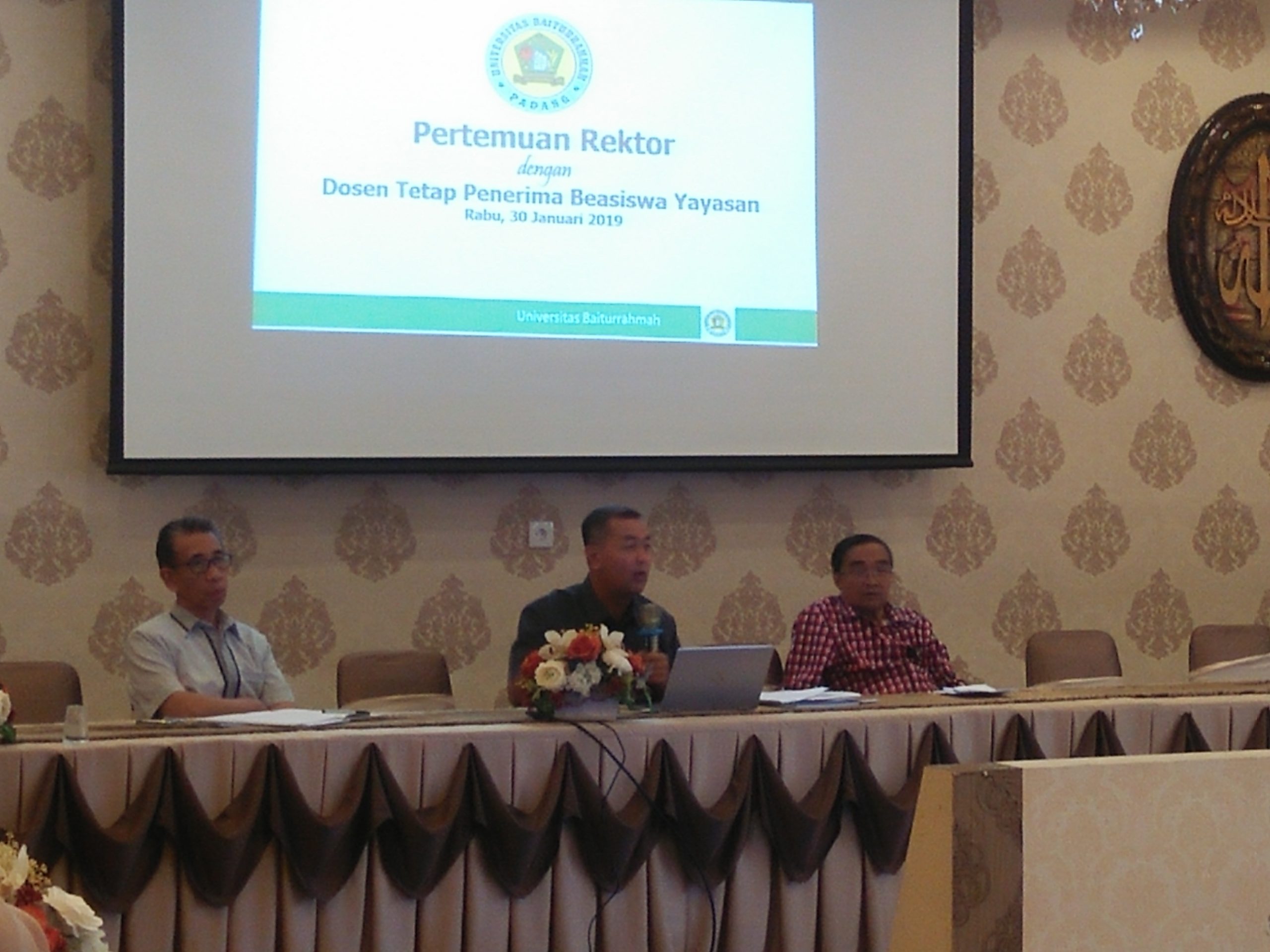 Unbrah Gelar Pertemuan dan Diskusi Antar Dosen Penerima Beasiswa Yayasan