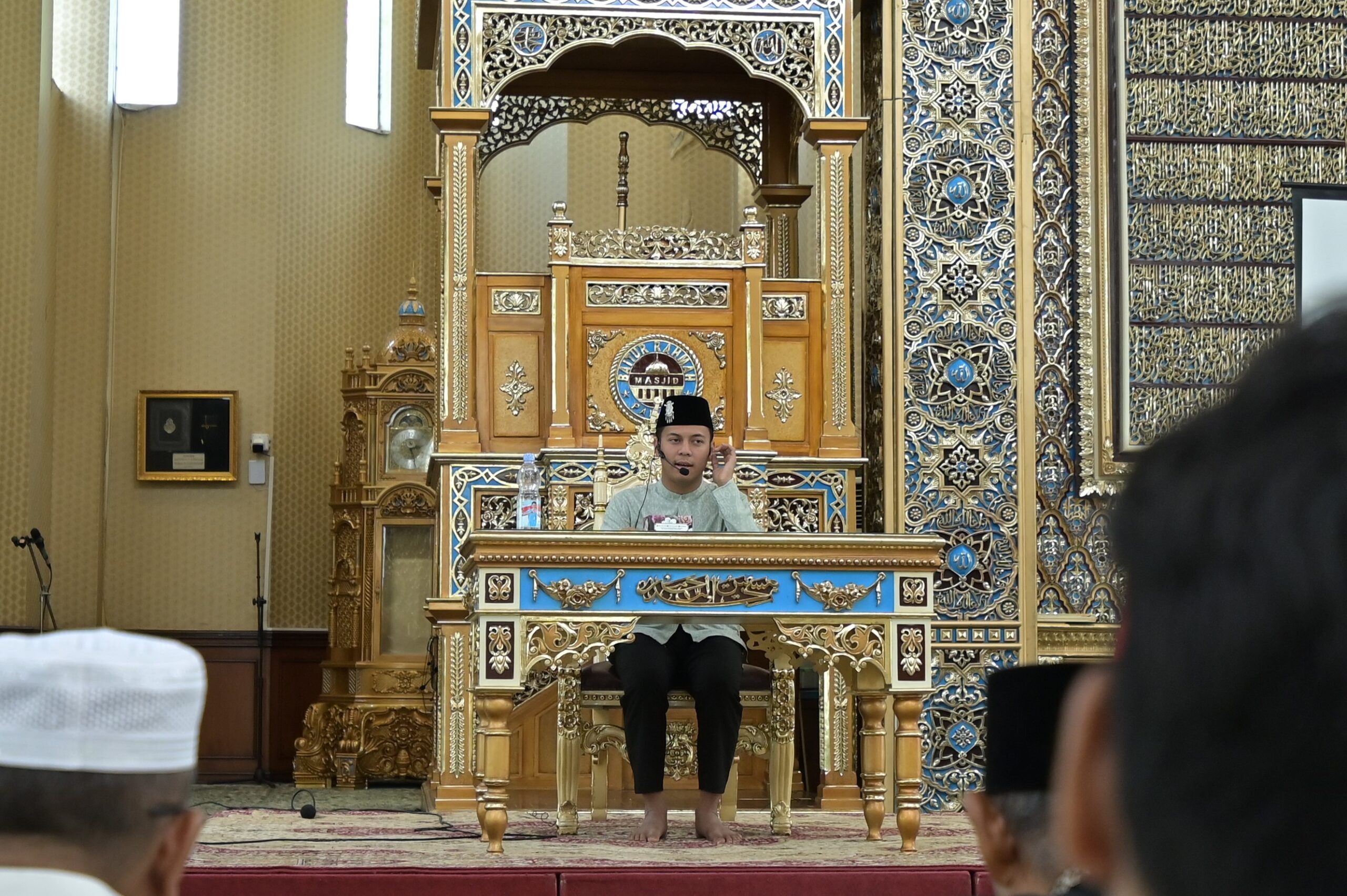 Dai Juara AKSI Indosiar Beri Tausyiah di Masjid Baiturrahmah
