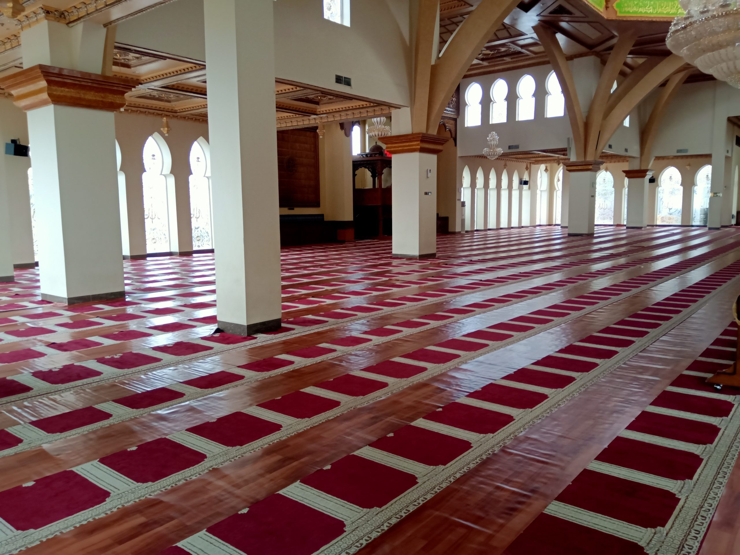 Covid-19 Centre Unbrah : Masjid Baiturrahmah Tetap Gelar Shalat lima Waktu Berjamaah Dengan Antisipasi Tinggi