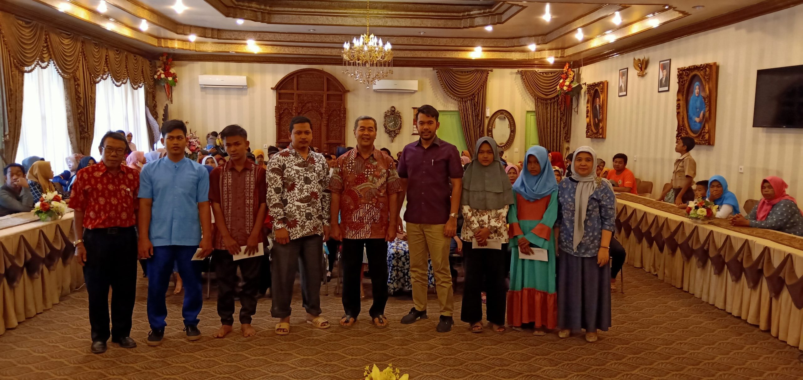 Pengurus Masjid Baiturrahmah Serahkan Bantuan Kepada Dhuafa dan Anak Yatim