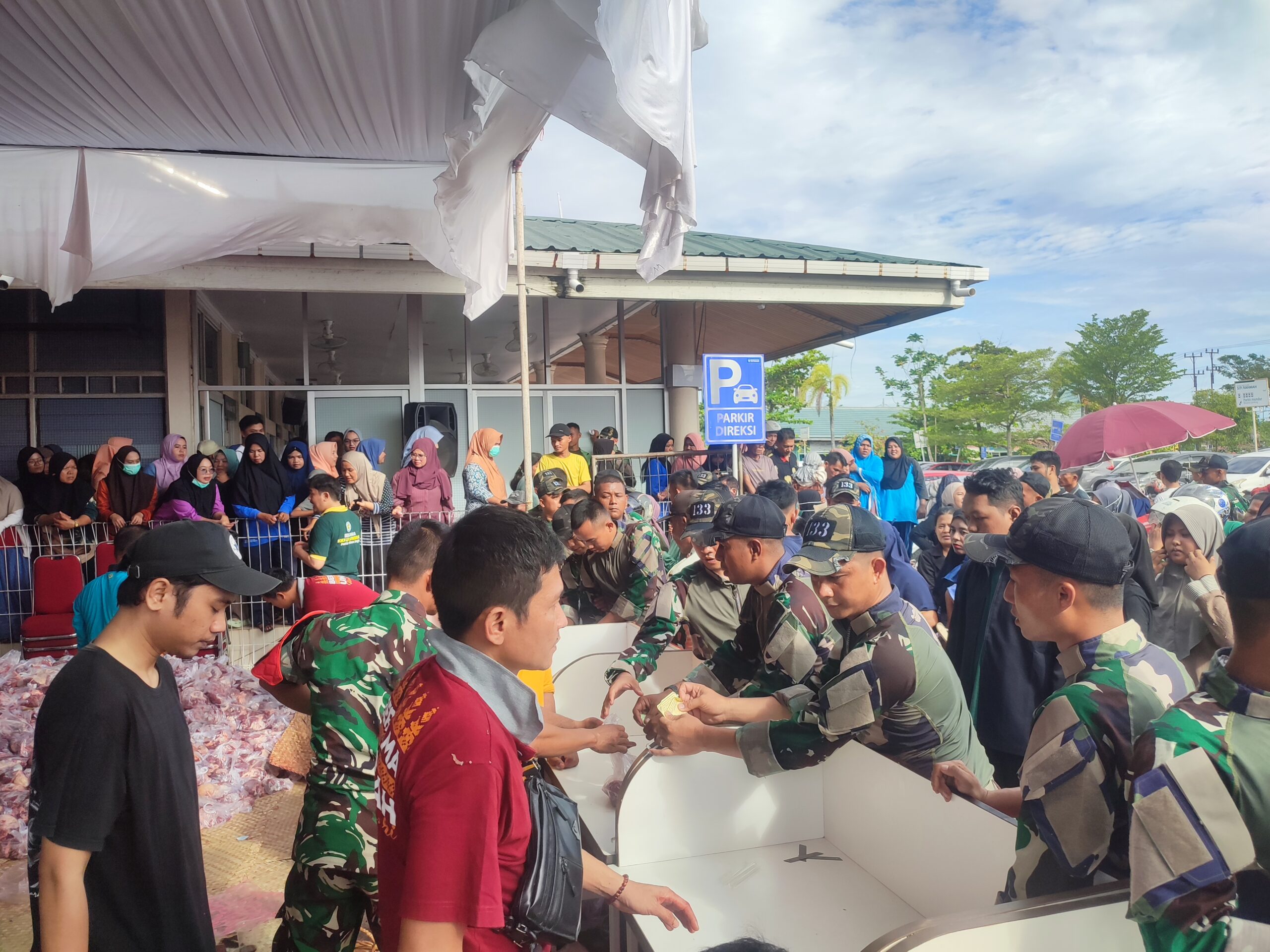 Masjid Baiturrahmah Laksanakan Kurban 11 Ekor Sapi