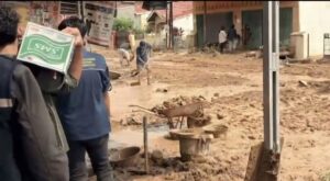 Mahasiswa Unbrah Galang Donasi Bantuan Kepada Warga Terdampak Banjir Padang